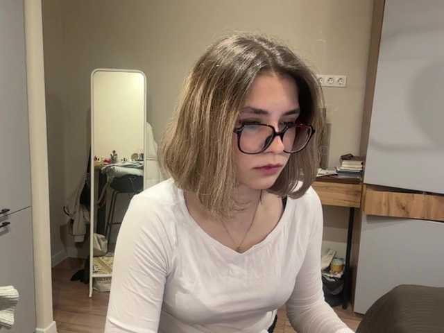 AlbaMihelcic live cam on BongaCams