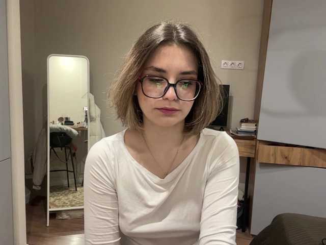 AlbaMihelcic live cam on BongaCams