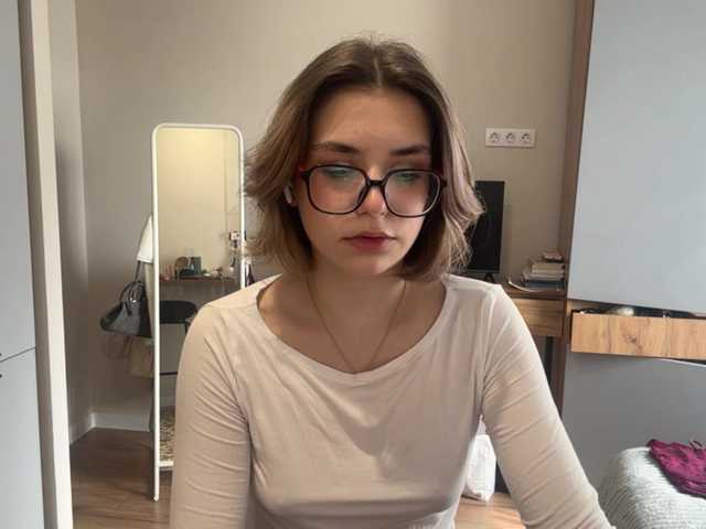 AlbaMihelcic live cam on BongaCams