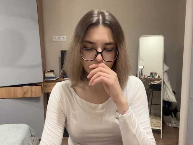 AlbaMihelcic live cam on BongaCams
