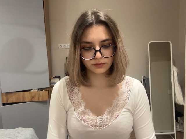 AlbaMihelcic live cam on BongaCams