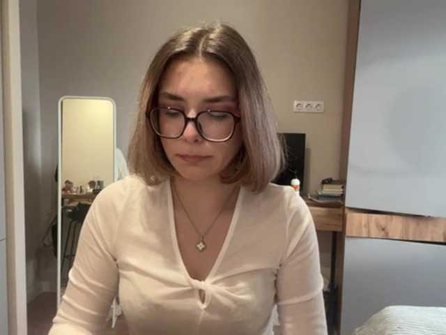 AlbaMihelcic live cam on BongaCams