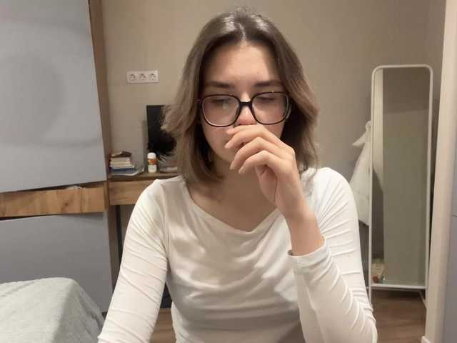 AlbaMihelcic live cam on BongaCams