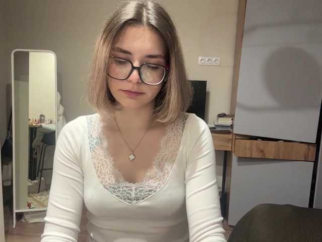 AlbaMihelcic live cam on BongaCams