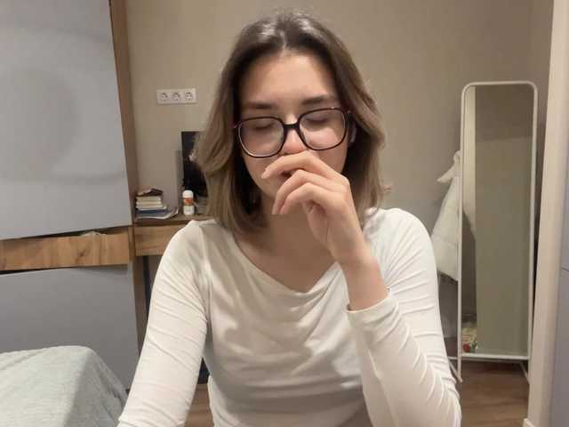 AlbaMihelcic live cam on BongaCams