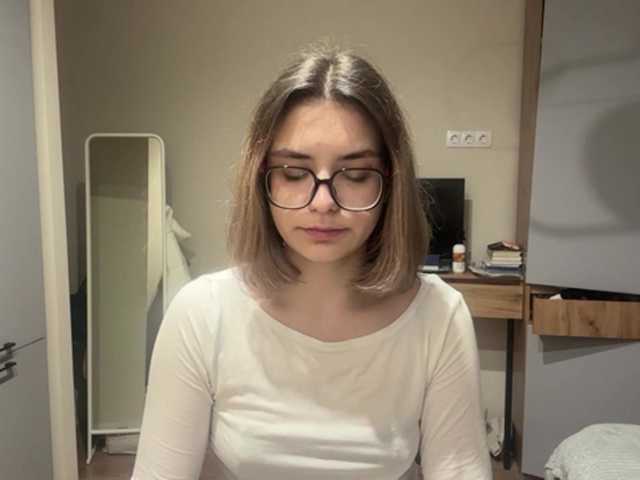 AlbaMihelcic live cam on BongaCams