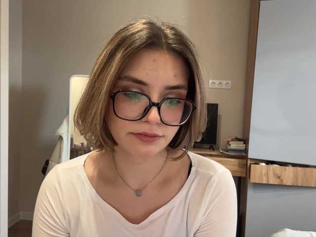 AlbaMihelcic live cam on BongaCams