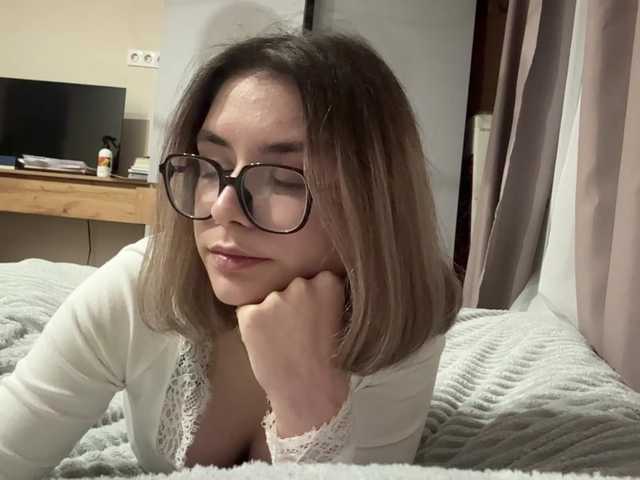 AlbaMihelcic live cam on BongaCams