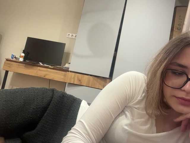 AlbaMihelcic live cam on BongaCams