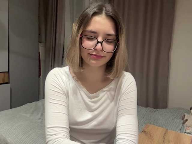 AlbaMihelcic live cam on BongaCams