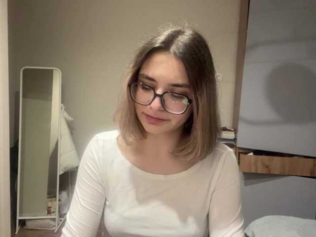 AlbaMihelcic live cam on BongaCams