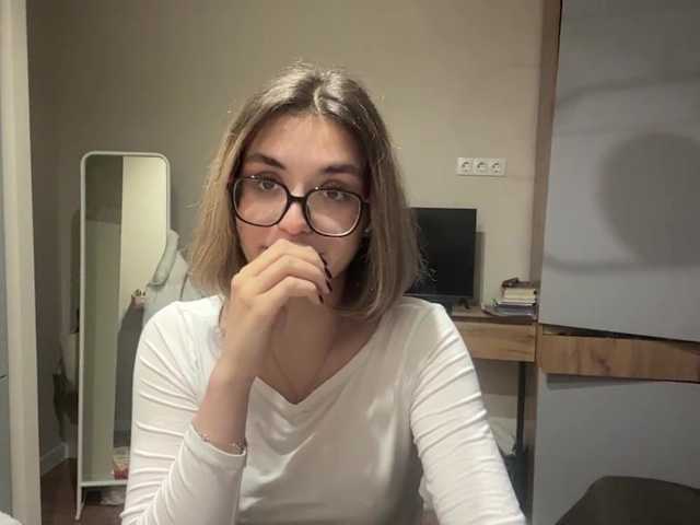 AlbaMihelcic live cam on BongaCams
