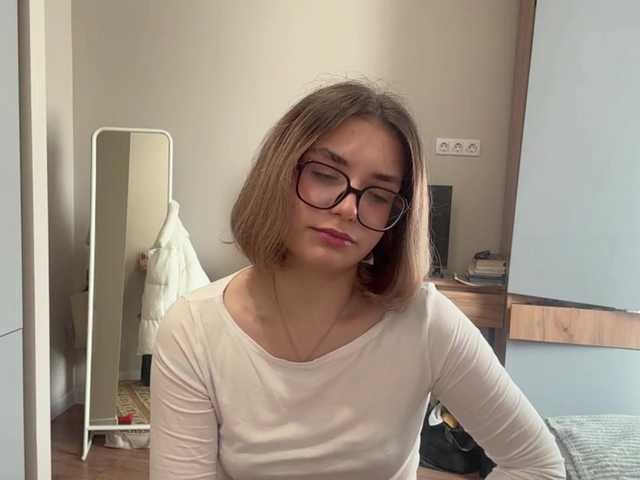 AlbaMihelcic live cam on BongaCams