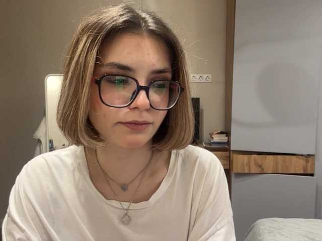 AlbaMihelcic live cam on BongaCams