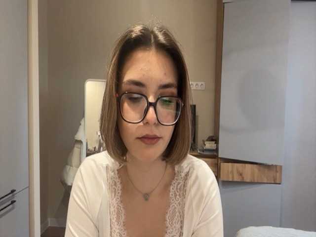 AlbaMihelcic live cam on BongaCams