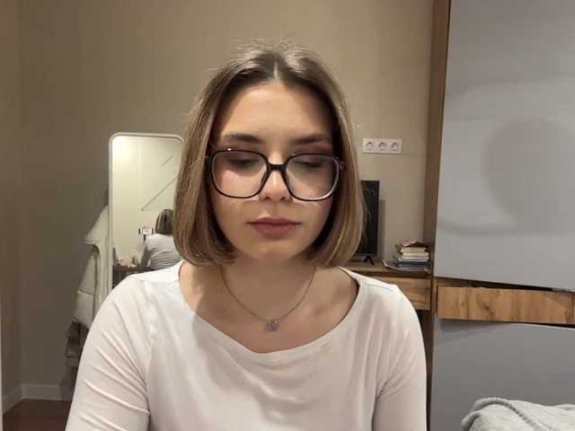 AlbaMihelcic live cam on BongaCams