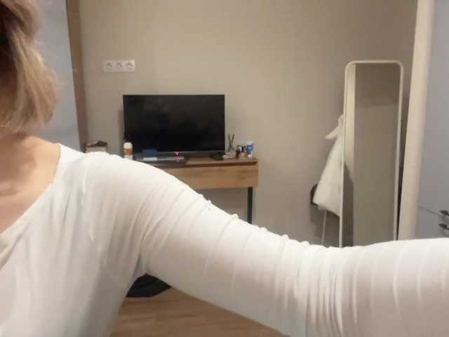 AlbaMihelcic live cam on BongaCams