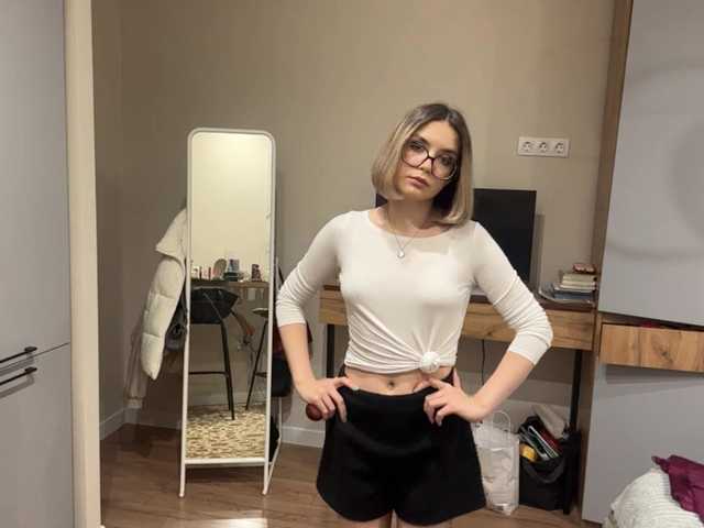 AlbaMihelcic live cam on BongaCams