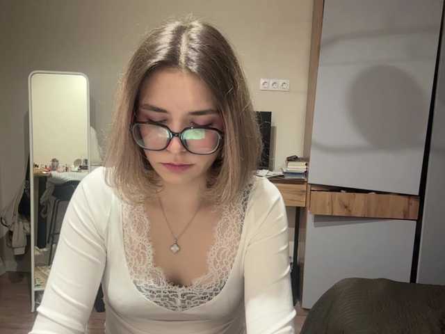 AlbaMihelcic live cam on BongaCams