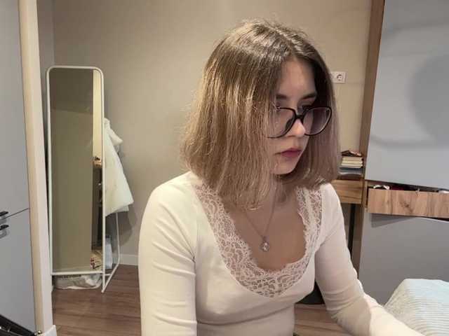 AlbaMihelcic live cam on BongaCams