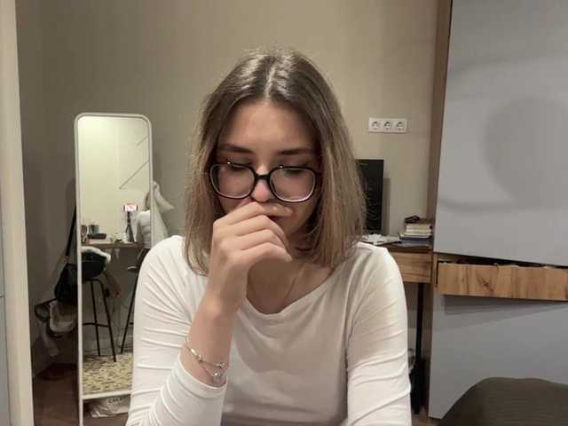 AlbaMihelcic live cam on BongaCams