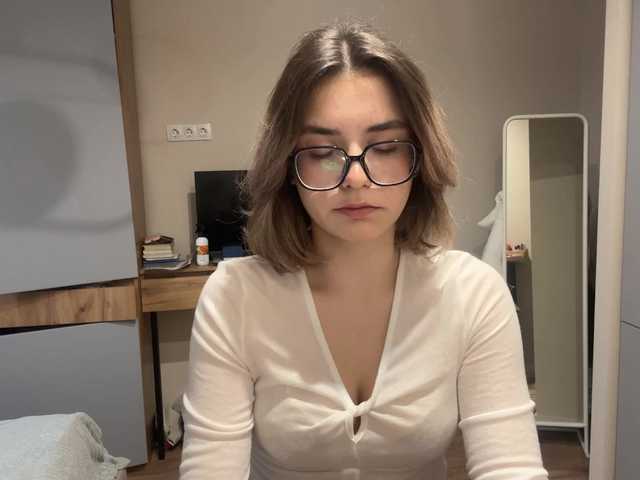 AlbaMihelcic live cam on BongaCams
