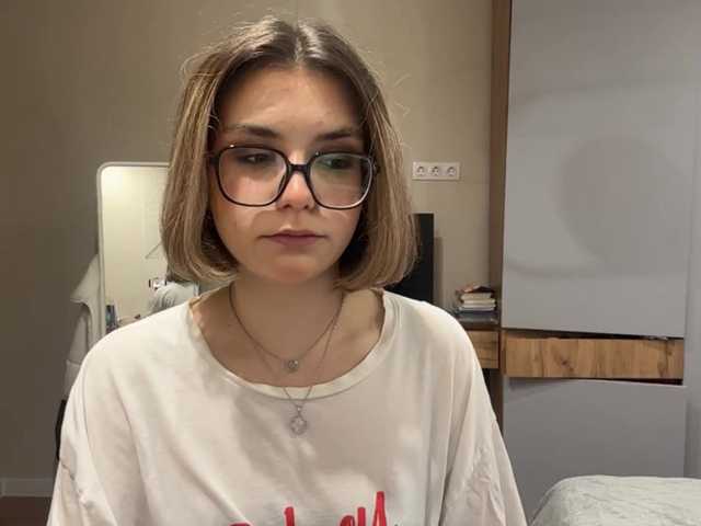AlbaMihelcic live cam on BongaCams