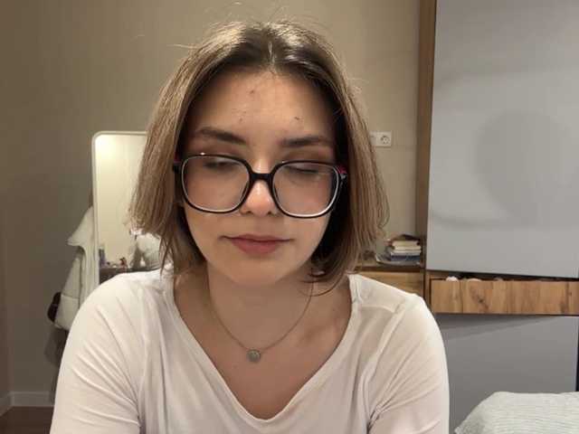 AlbaMihelcic live cam on BongaCams