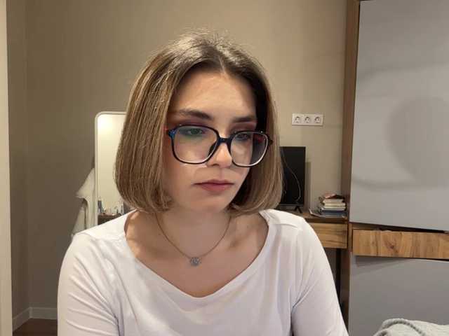 AlbaMihelcic live cam on BongaCams