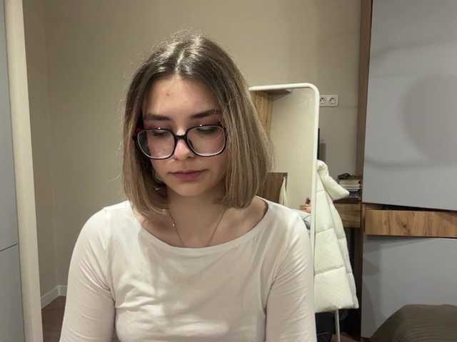 AlbaMihelcic live cam on BongaCams