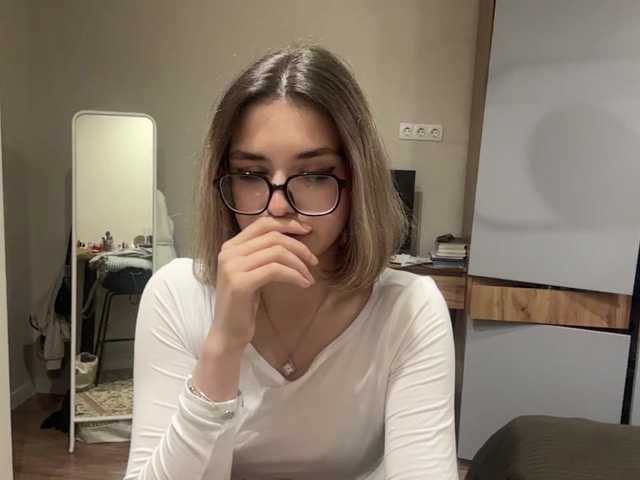 AlbaMihelcic live cam on BongaCams