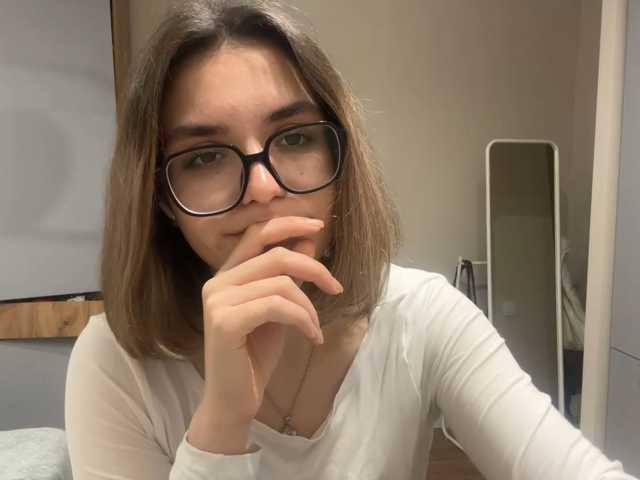 AlbaMihelcic live cam on BongaCams