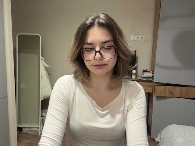 AlbaMihelcic live cam on BongaCams