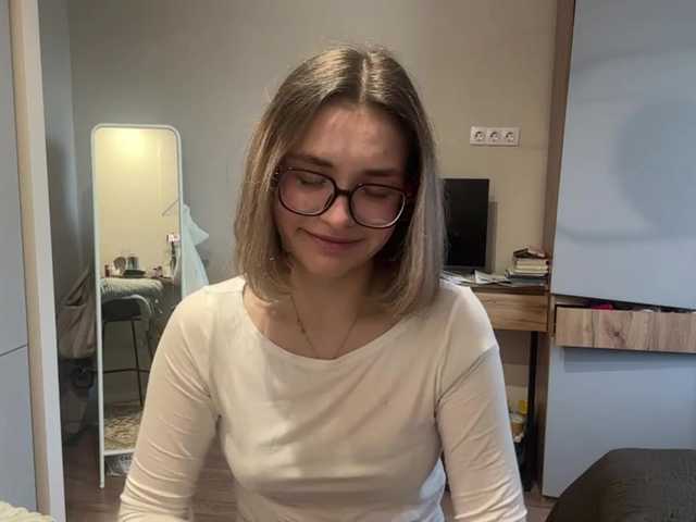 AlbaMihelcic live cam on BongaCams