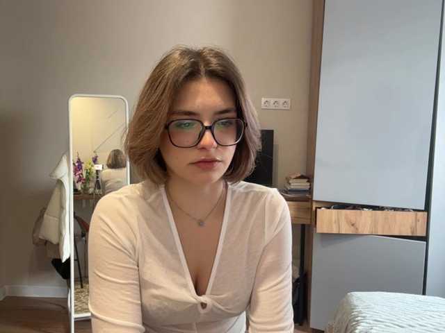 AlbaMihelcic live cam on BongaCams
