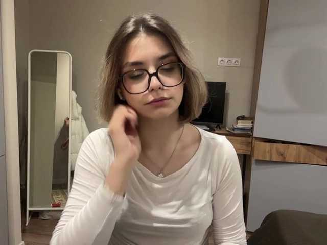AlbaMihelcic live cam on BongaCams