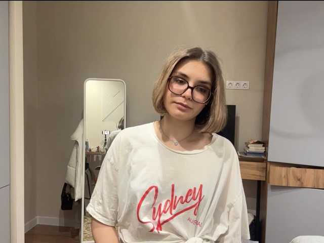 AlbaMihelcic live webcam show