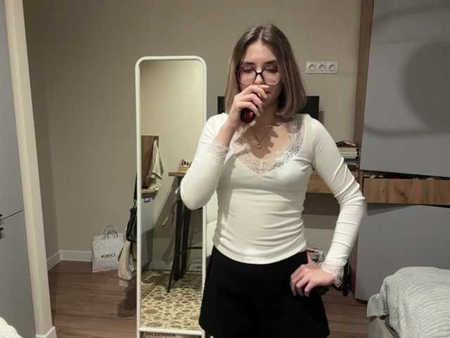 AlbaMihelcic live cam on BongaCams