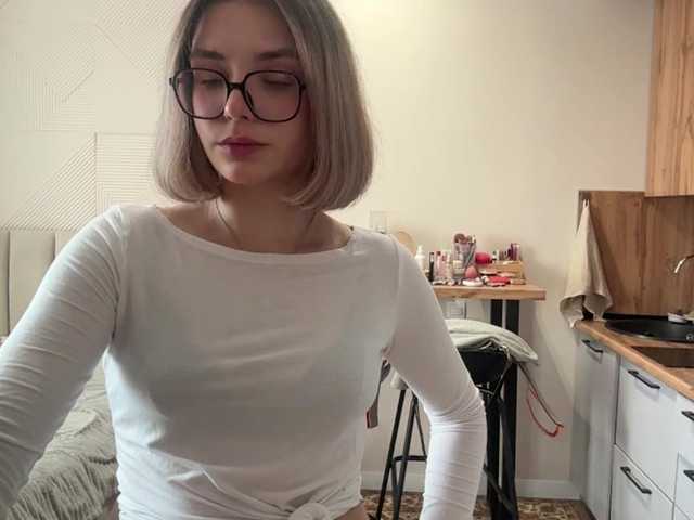 AlbaMihelcic live cam on BongaCams