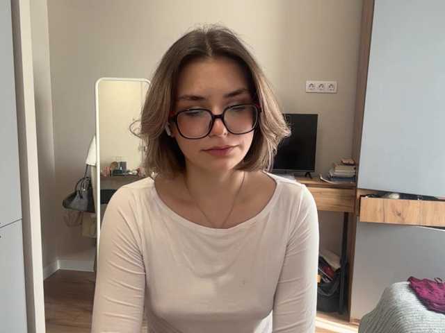 AlbaMihelcic live cam on BongaCams
