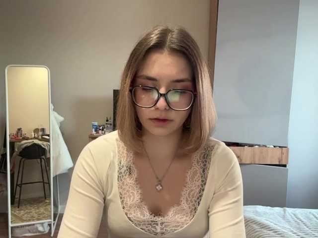 AlbaMihelcic live cam on BongaCams