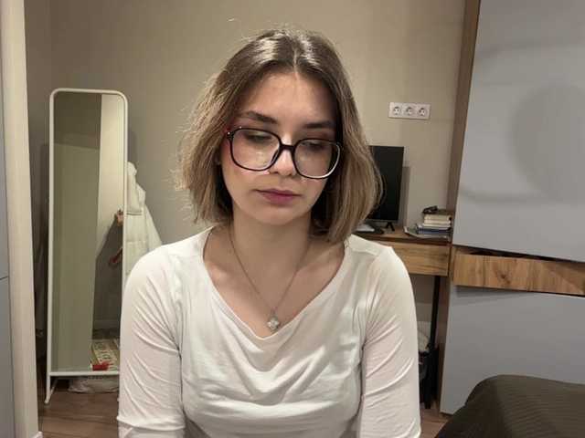 AlbaMihelcic live cam on BongaCams
