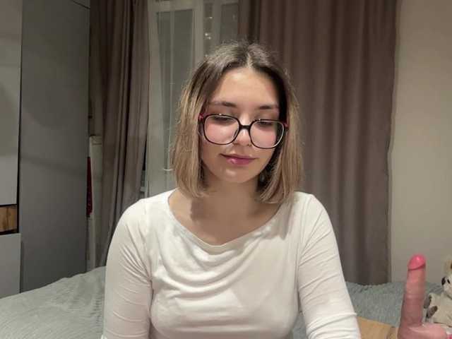 AlbaMihelcic live cam on BongaCams