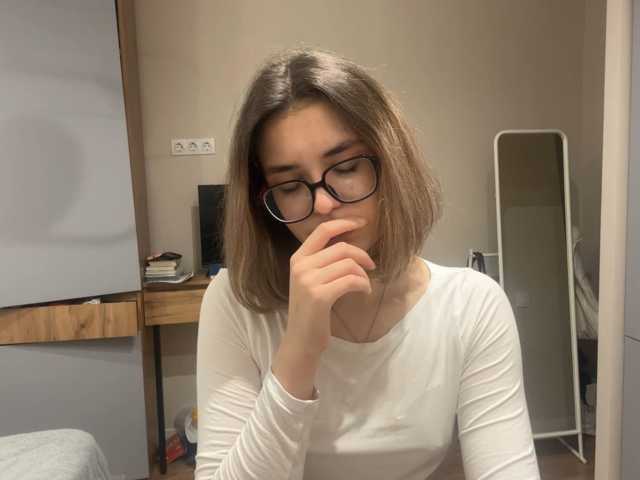 AlbaMihelcic live cam on BongaCams