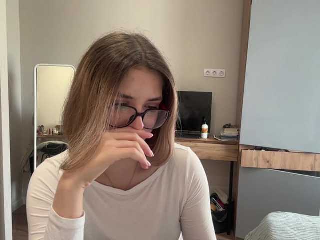 AlbaMihelcic live cam on BongaCams