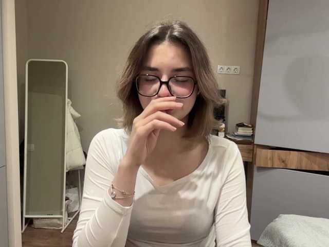 AlbaMihelcic live cam on BongaCams