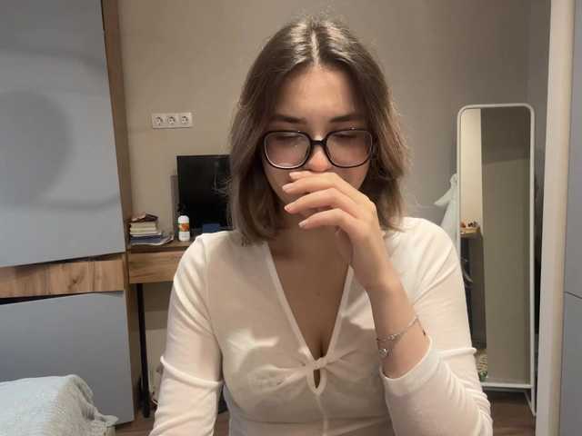AlbaMihelcic live cam on BongaCams