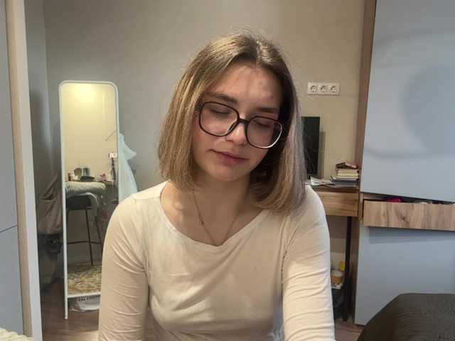 AlbaMihelcic live cam on BongaCams