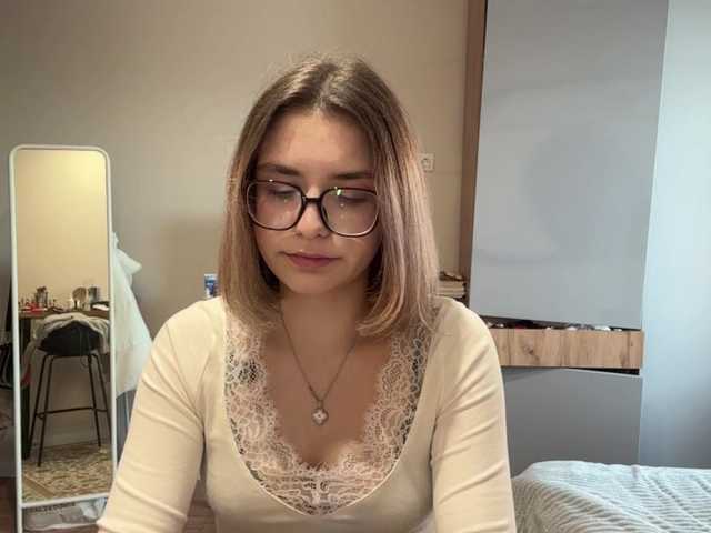 AlbaMihelcic live cam on BongaCams