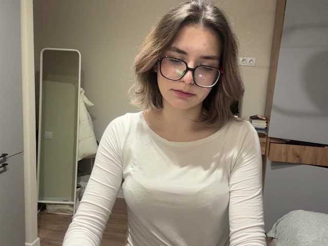 AlbaMihelcic live cam on BongaCams